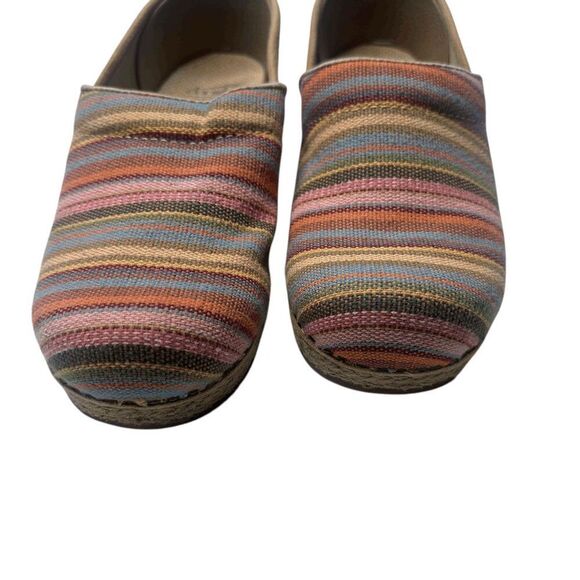 Dansko Vegan woven clogs size 38 8 - Picture 3 of 7
